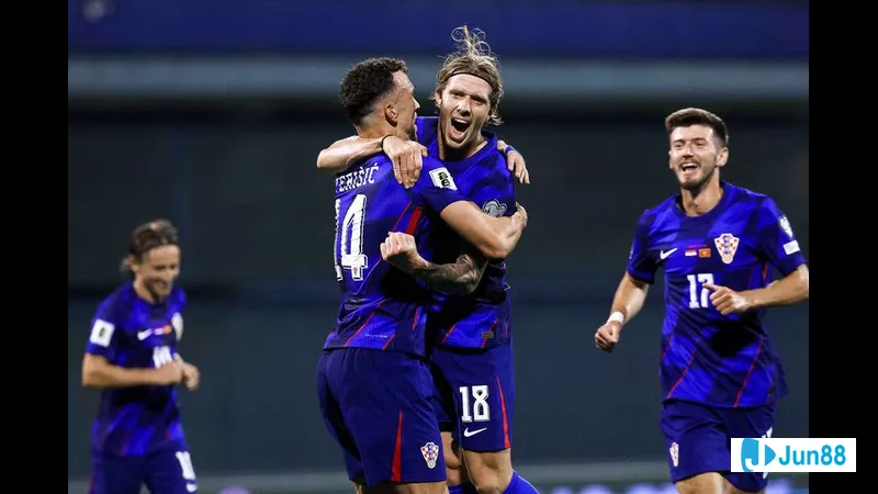 Hulbuk player challenges Barkchi Hisor opponent for the ball