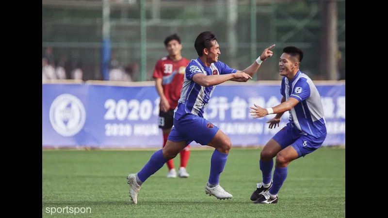 Cầu thủ đội Taichung ăn mừng bàn thắng trước đội Hang Yuen Cầu thủ đội Taichung ăn mừng bàn thắng trước đội Hang Yuen